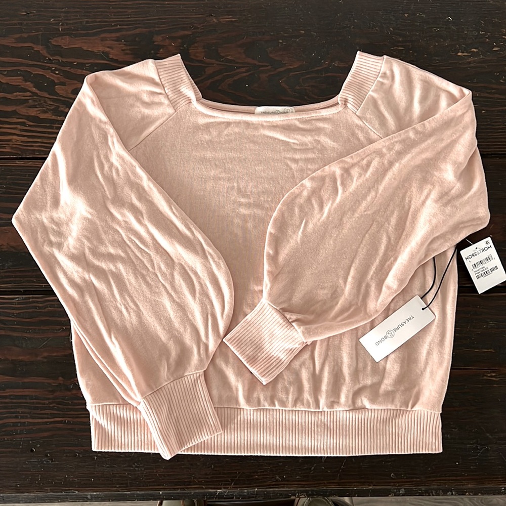 BRAND NEW NORDSTROM SOFT PINK, LIGHT WEIGHT SWEATER, WITH TAGS